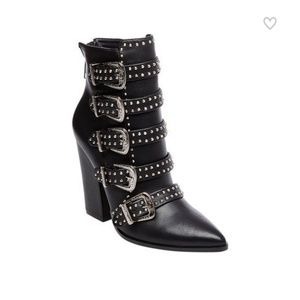 Steve madden buckle comet boots